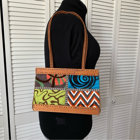 Boho Patchwork fabric and wood bag - Picture 2 of 11